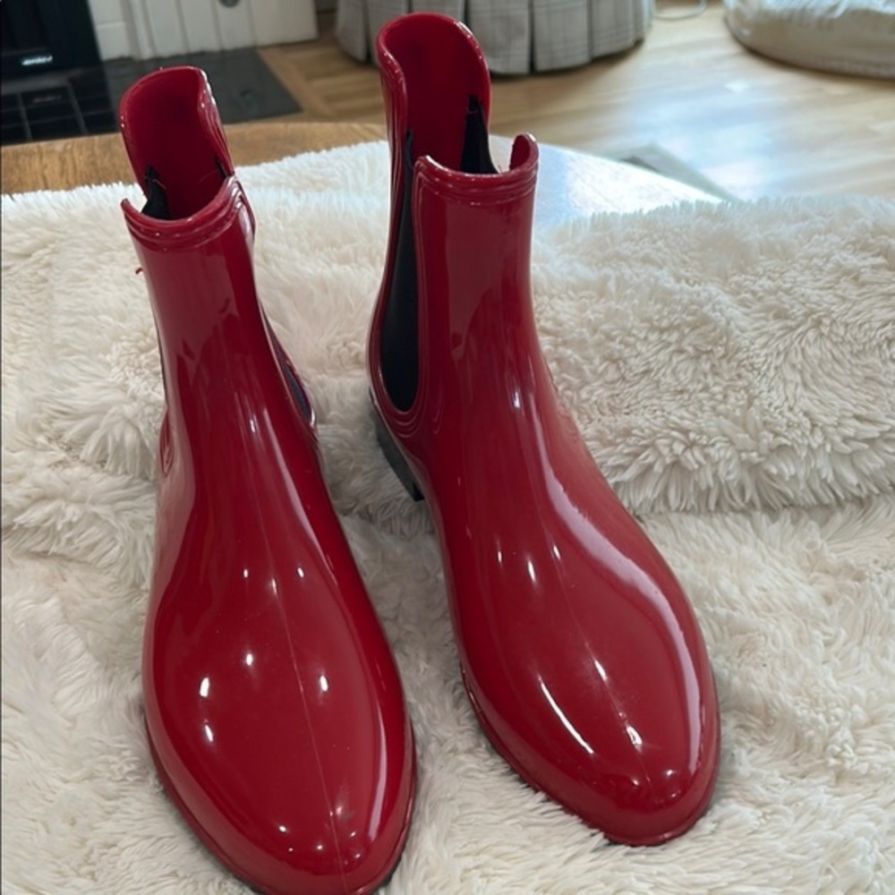 Seven7 Vibrant Red Women's Rain Boots
